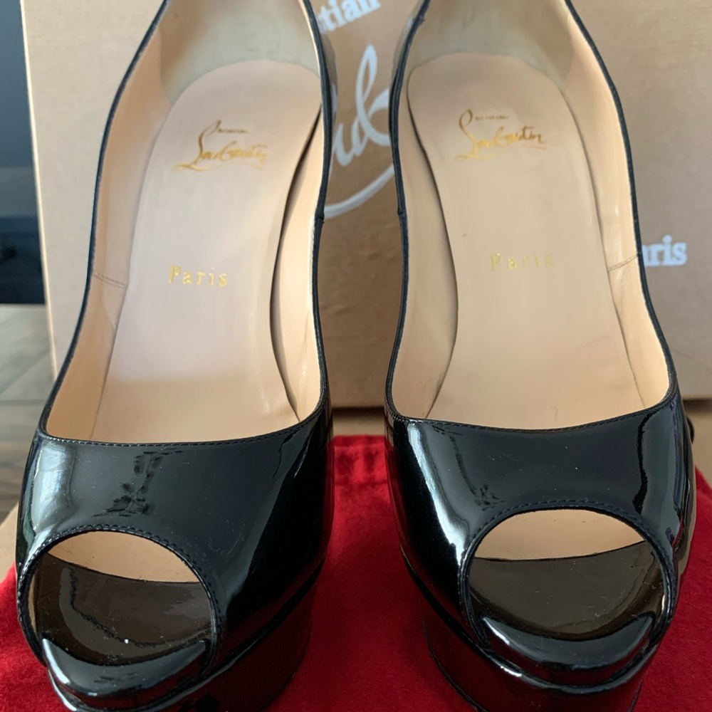 Christian Louboutin Black Patent Leather Platform Peep-Toe Pumps with Red Sole - Picture 4 of 11